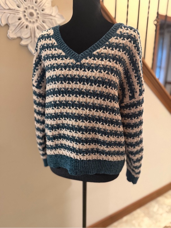 Harlow & Rose Sweaters - Harlow & Rose Women’s Large Teal Cream Chenille V Neck Striped Sweater Boho EUC